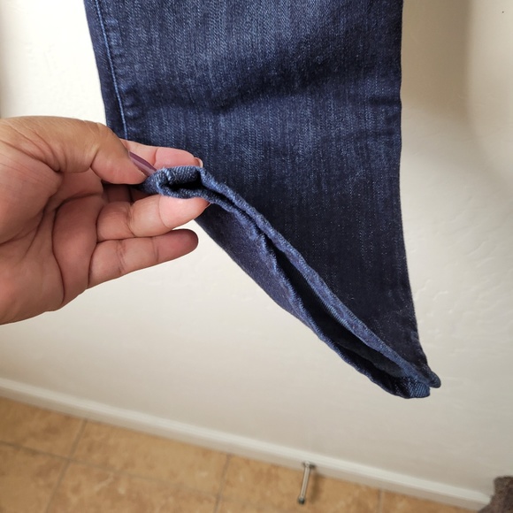 Eddie Bauer Dark Wash Curvy Crop Jeans - Picture 4 of 12